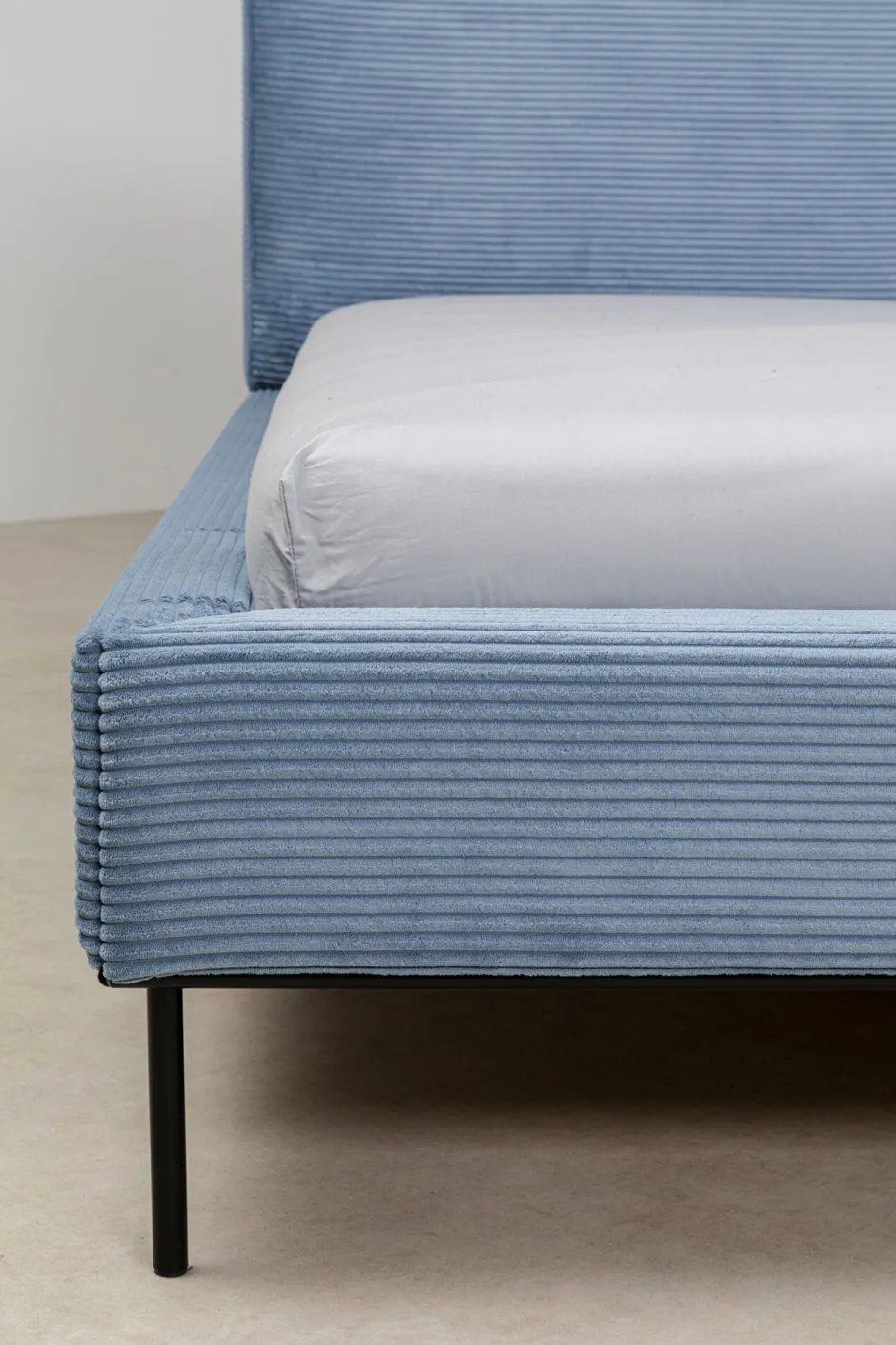 Outlet Bed East Side Cord Blue 180x200cm Bedden|Tuinmeubelen